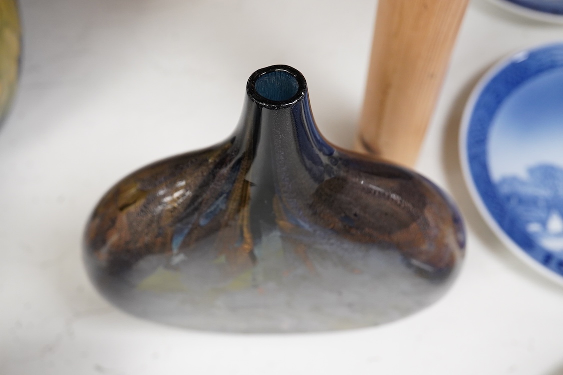 An Isle of Wight glass vase with applied gold decoration, 22cm high